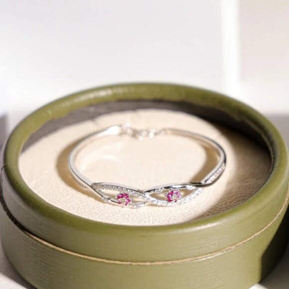 Sterling Silver 925 Flower Bangle with Adorable Eye Design - Picture 5 of 5